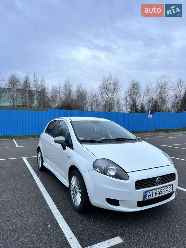 Хэтчбек Fiat Punto 2009 в Дымере