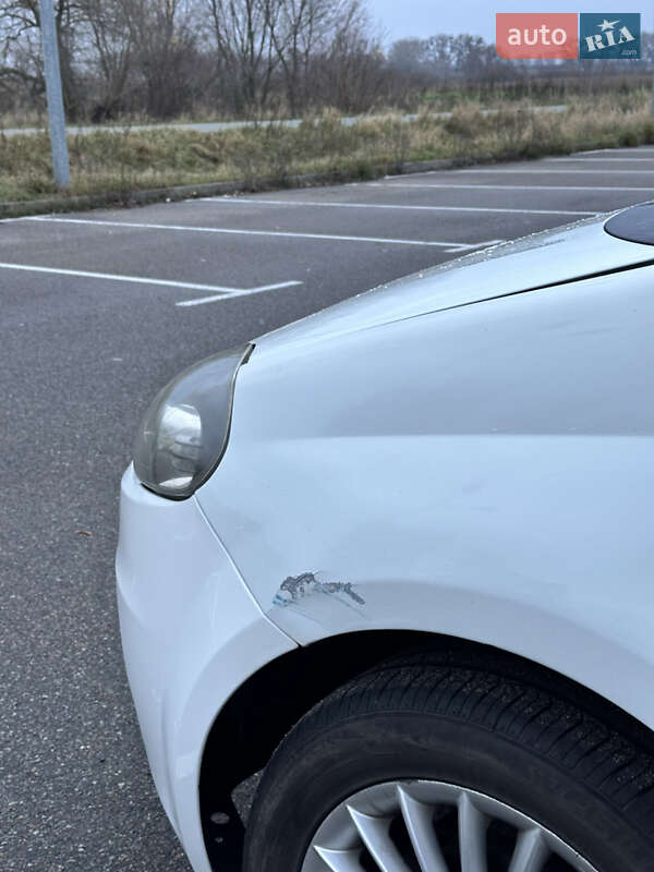 Хэтчбек Fiat Punto 2009 в Дымере