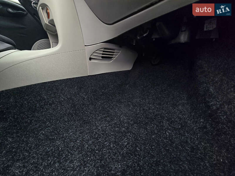 Хетчбек Fiat Punto 2004 в Новоселиці фото 29 Хетчбек Fiat Punto 2004 в Новоселиці