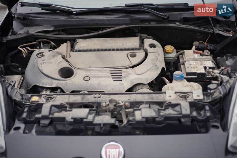 Хетчбек Fiat Punto 2012 в Івано-Франківську