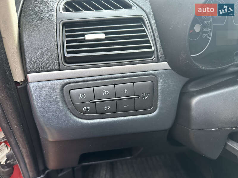 Хэтчбек Fiat Punto 2008 в Киеве фото 9 Хэтчбек Fiat Punto 2008 в Киеве