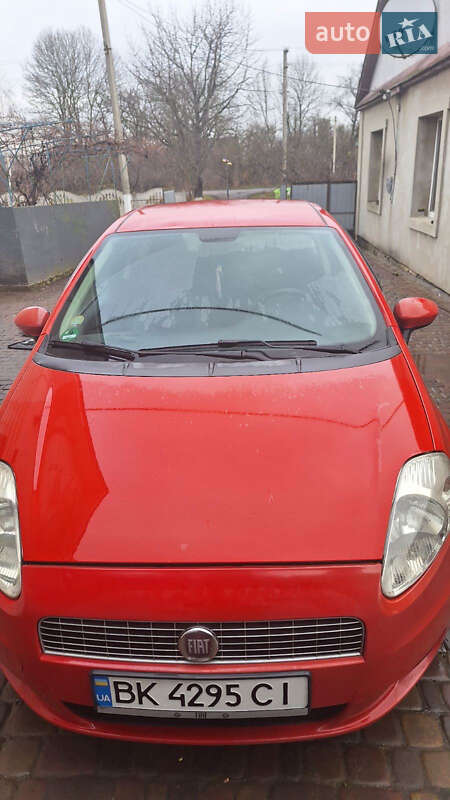 Хетчбек Fiat Punto 2008 в Млиніві фото Хетчбек Fiat Punto 2008 в Млиніві
