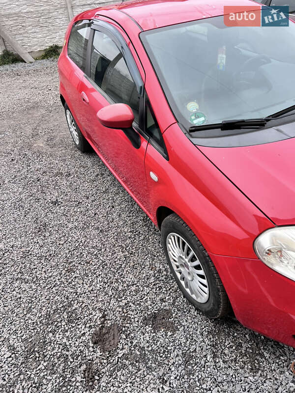 Хетчбек Fiat Punto 2008 в Млиніві