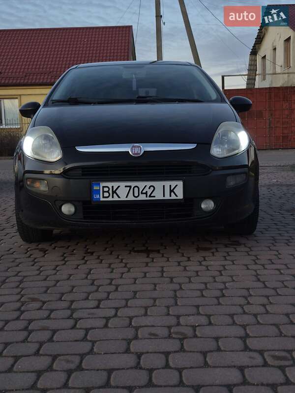 Хэтчбек Fiat Punto 2010 в Ровно фото 2 Хэтчбек Fiat Punto 2010 в Ровно
