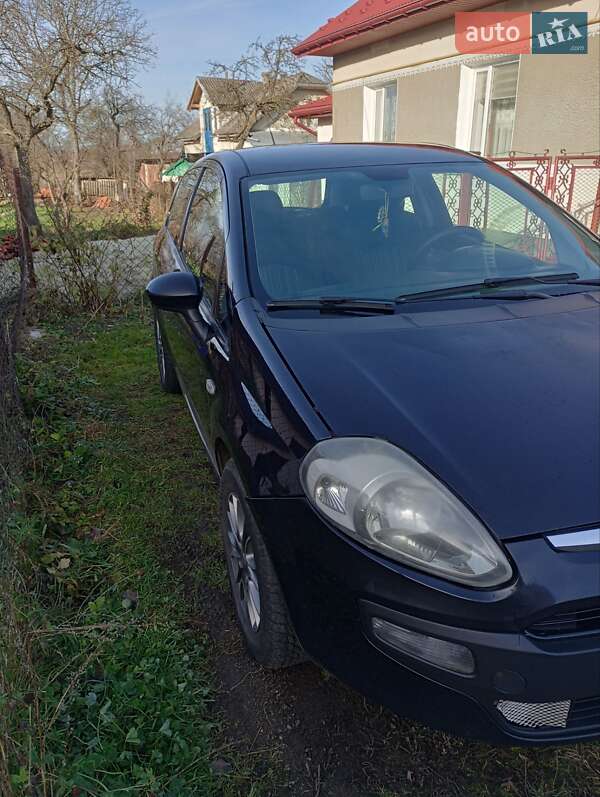 Хэтчбек Fiat Punto 2011 в Стрые