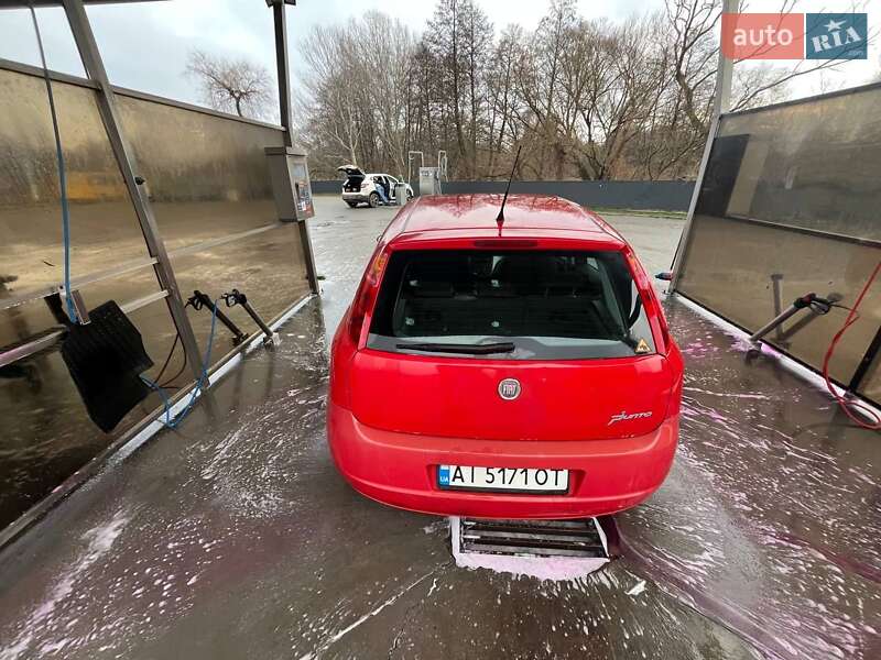 Хетчбек Fiat Punto 2009 в Бородянці