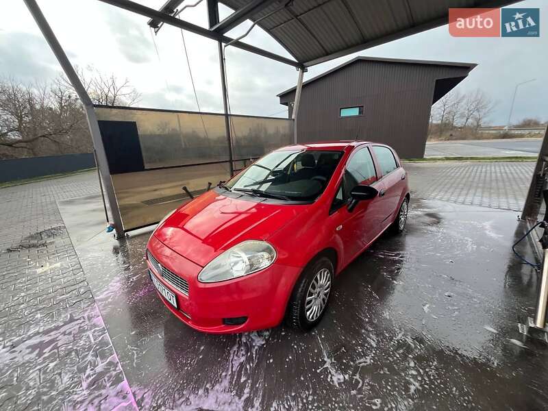 Хетчбек Fiat Punto 2009 в Бородянці