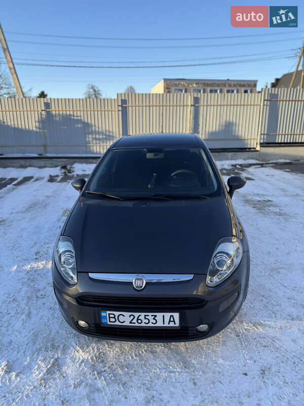 Хэтчбек Fiat Punto 2011 в Пустомытах фото 3 Хэтчбек Fiat Punto 2011 в Пустомытах