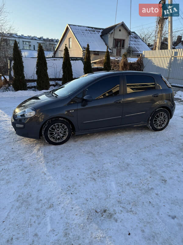 Хэтчбек Fiat Punto 2011 в Пустомытах фото 5 Хэтчбек Fiat Punto 2011 в Пустомытах