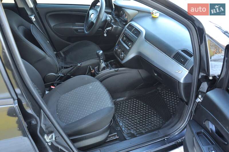 Хэтчбек Fiat Punto 2009 в Львове