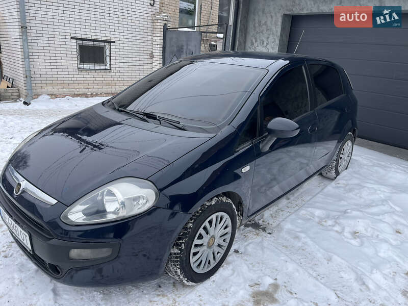 Хэтчбек Fiat Punto 2011 в Запорожье
