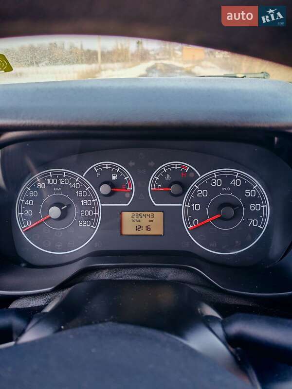 Хэтчбек Fiat Punto 2010 в Гадяче фото 14 Хэтчбек Fiat Punto 2010 в Гадяче