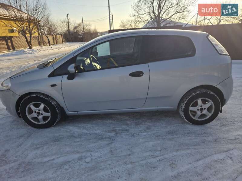 Хэтчбек Fiat Punto 2009 в Киеве