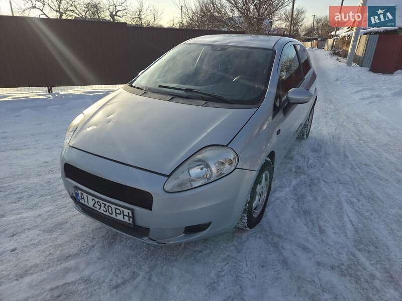 Хэтчбек Fiat Punto 2009 в Киеве