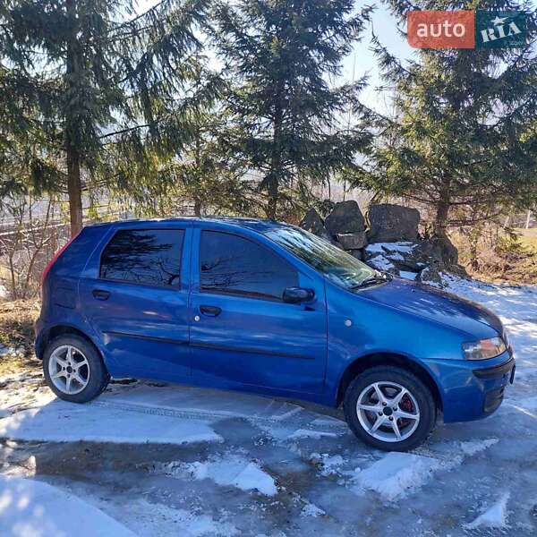 Хэтчбек Fiat Punto 2000 в Яремче