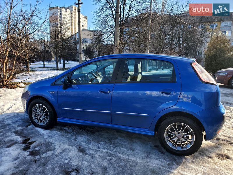 Хетчбек Fiat Punto 2010 в Києві