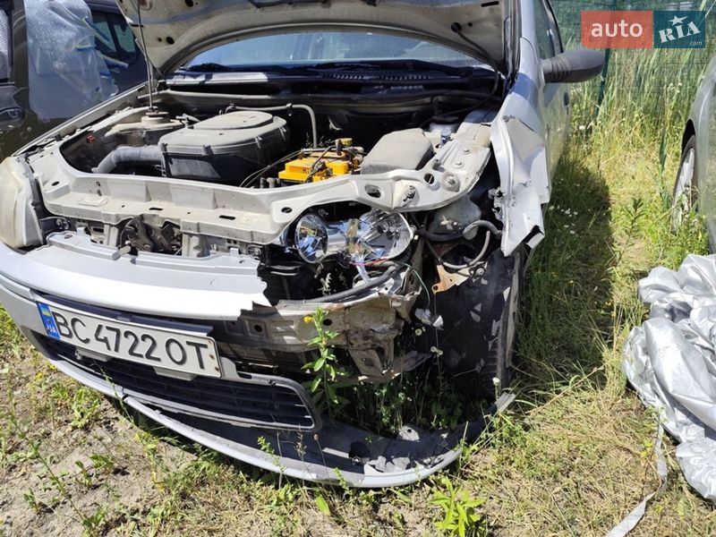 Хэтчбек Fiat Punto 2004 в Львове