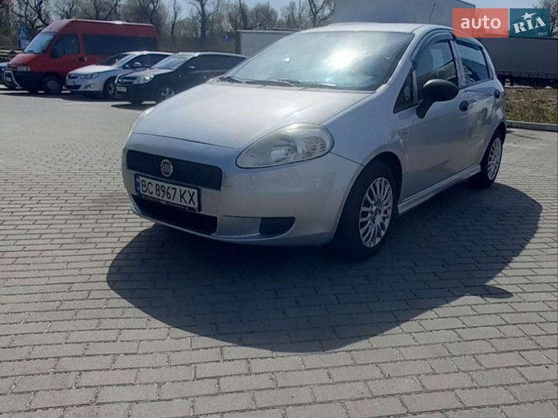 Хэтчбек Fiat Punto 2010 в Стрые