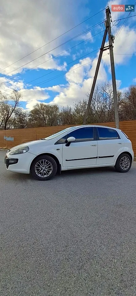 2010 Fiat Punto - мініатюра 11