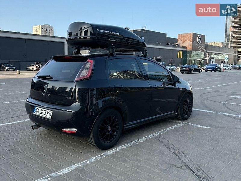 Хэтчбек Fiat Punto 2010 в Киеве