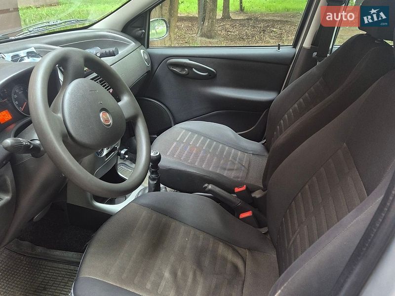 Хэтчбек Fiat Punto 2009 в Львове