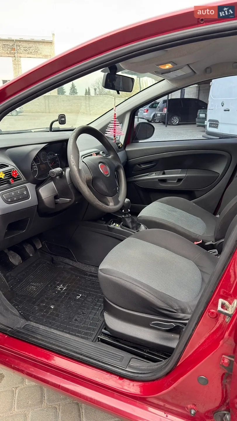 2010 Fiat Punto - мініатюра 16