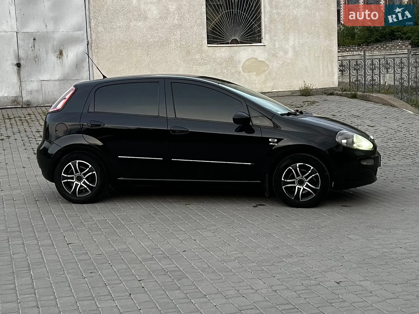 2011 Fiat Punto - мініатюра 4