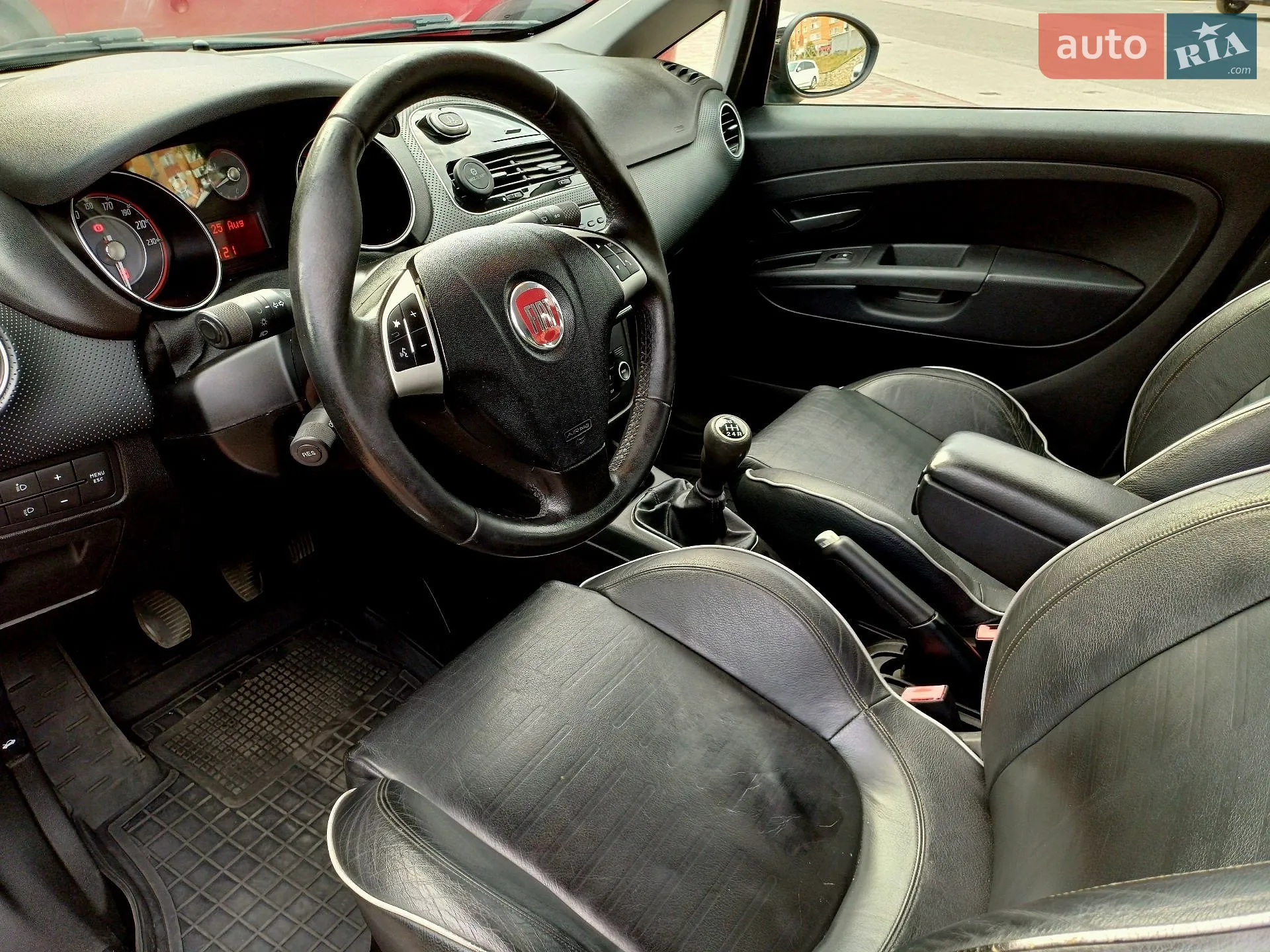 2011 Fiat Punto - мініатюра 18