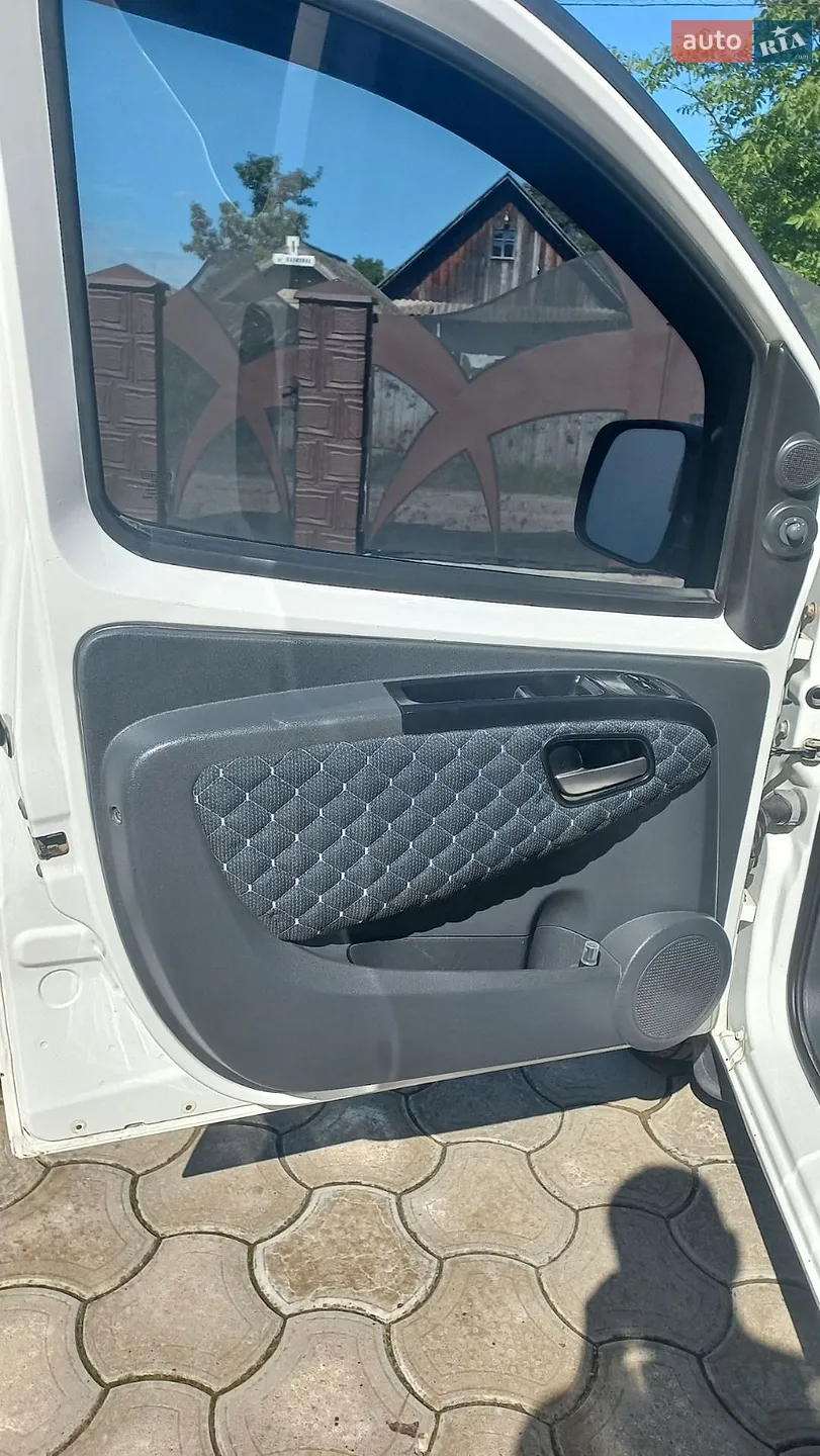 2010 Fiat Qubo - мініатюра 11