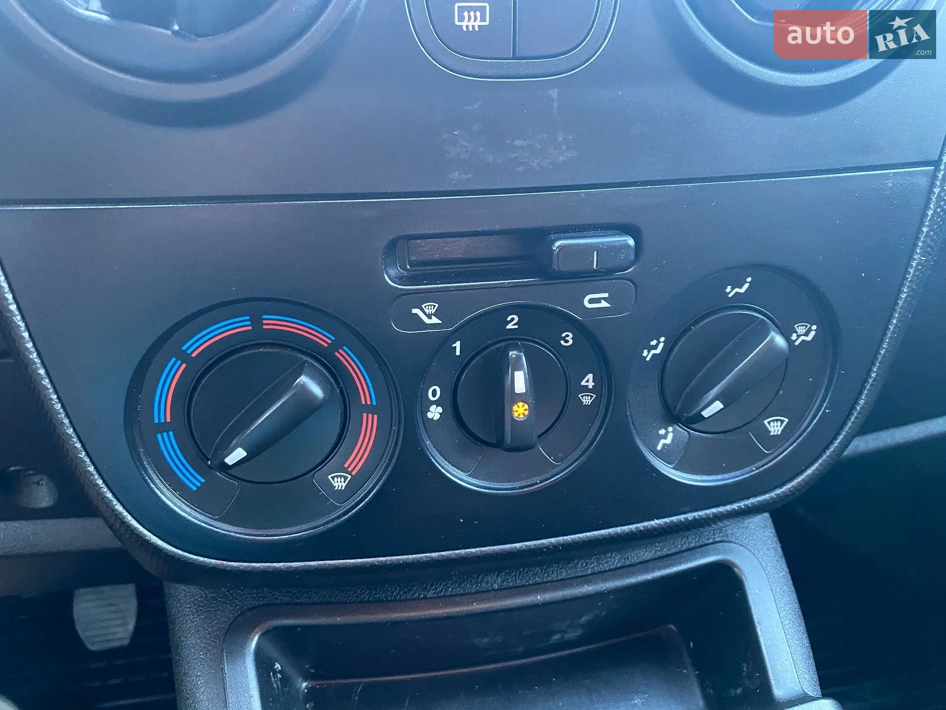 2017 Fiat Qubo - мініатюра 25