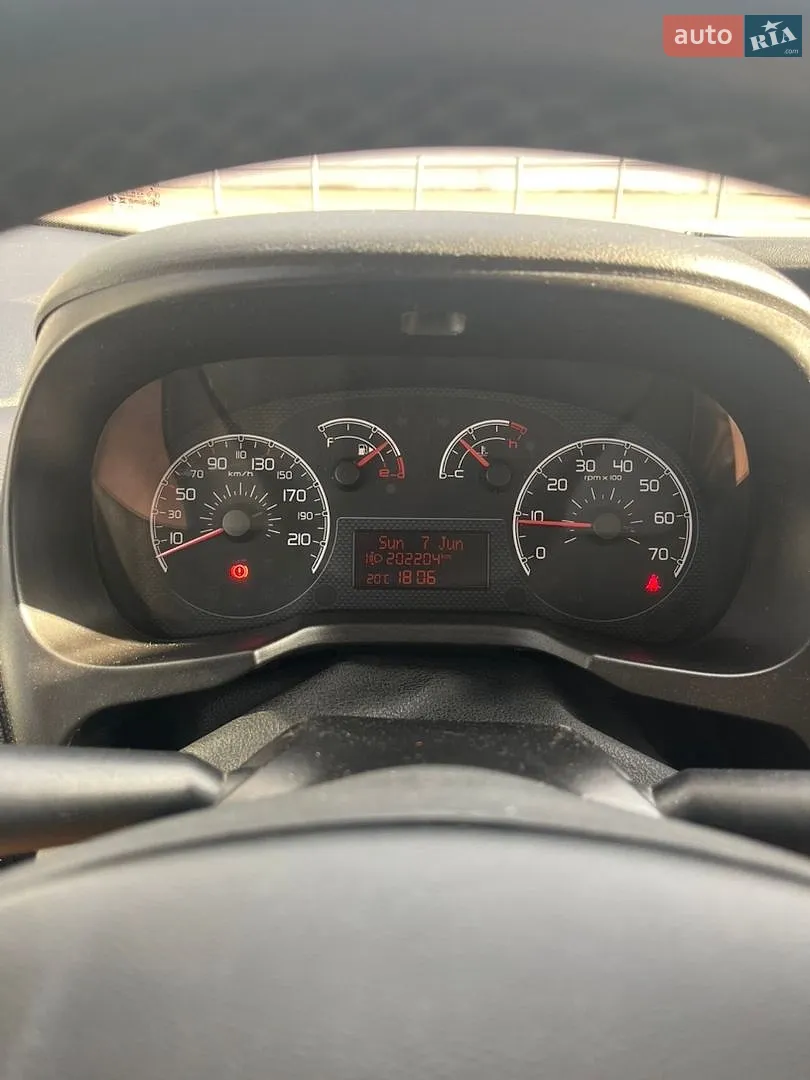 2016 Fiat Qubo - мініатюра 18