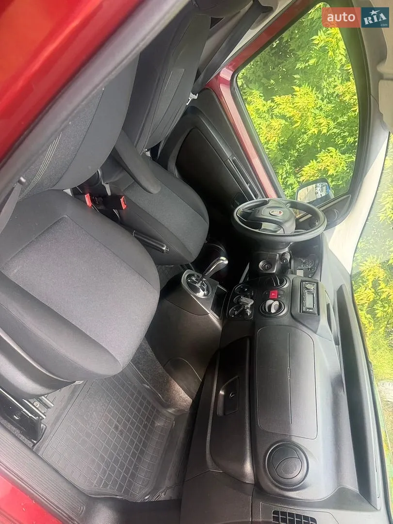 2017 Fiat Qubo - мініатюра 11