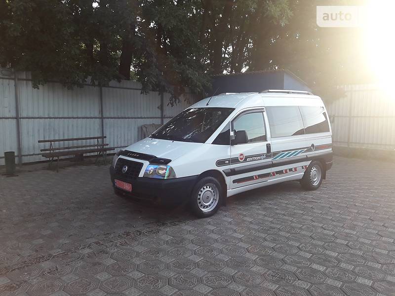 Грузопассажирский фургон Fiat Scudo 2005 в Новоархангельске