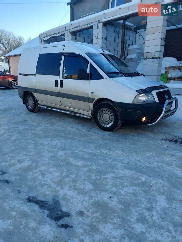 Минивэн Fiat Scudo 2006 в Остроге