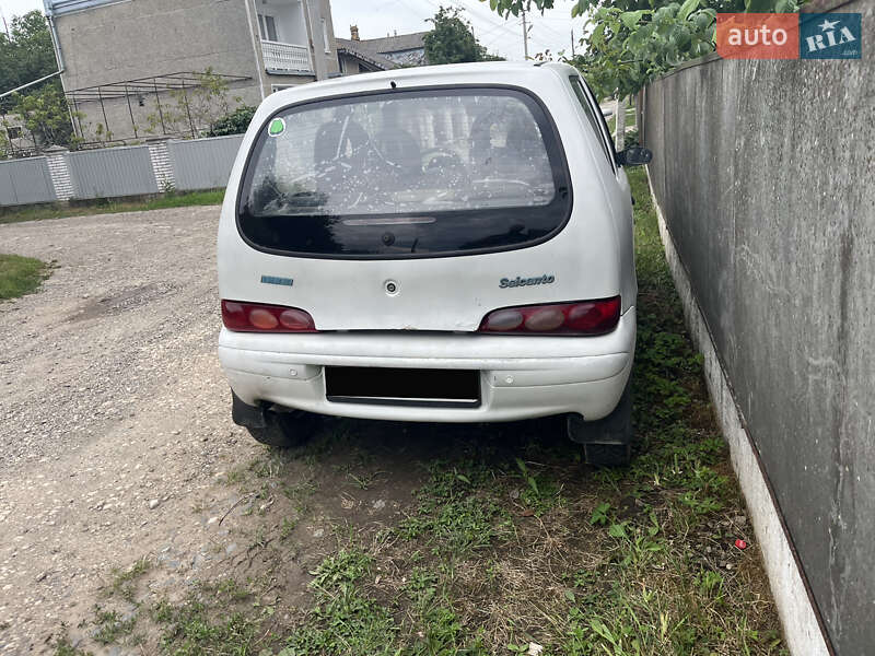 Хетчбек Fiat Seicento 2000 в Городенці