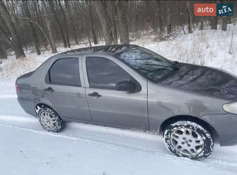 Седан Fiat Siena 2006 в Попільні