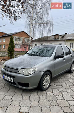 Седан Fiat Siena 2006 в Тростянці