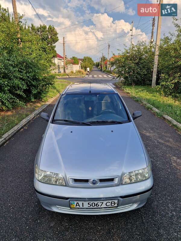 Седан Fiat Siena 2004 в Черкассах
