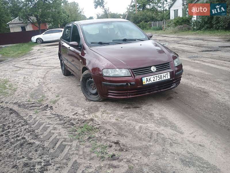 Хэтчбек Fiat Stilo 2004 в 