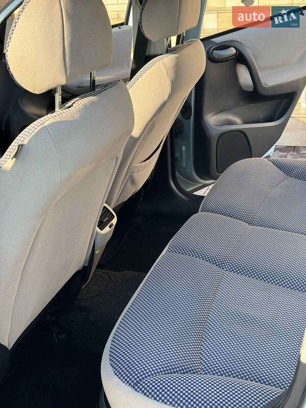 Хэтчбек Fiat Stilo 2004 в Львове фото 10 Хэтчбек Fiat Stilo 2004 в Львове