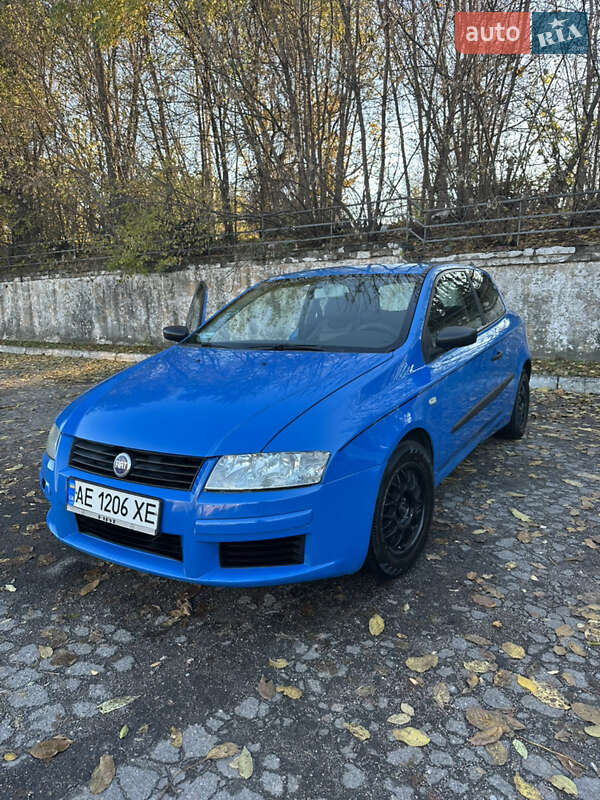 Хэтчбек Fiat Stilo 2003 в Каменском