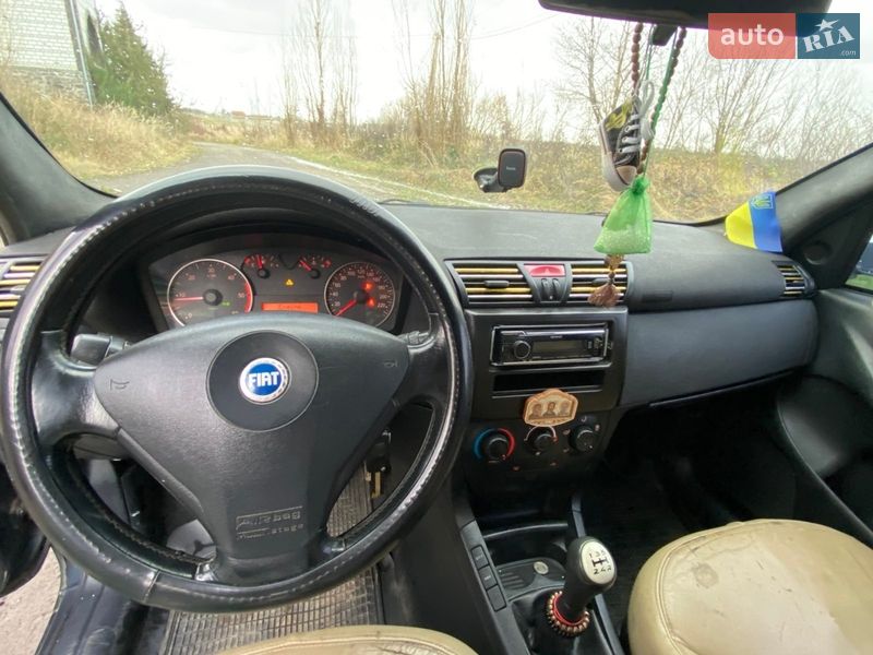 Хэтчбек Fiat Stilo 2002 в Ужгороде