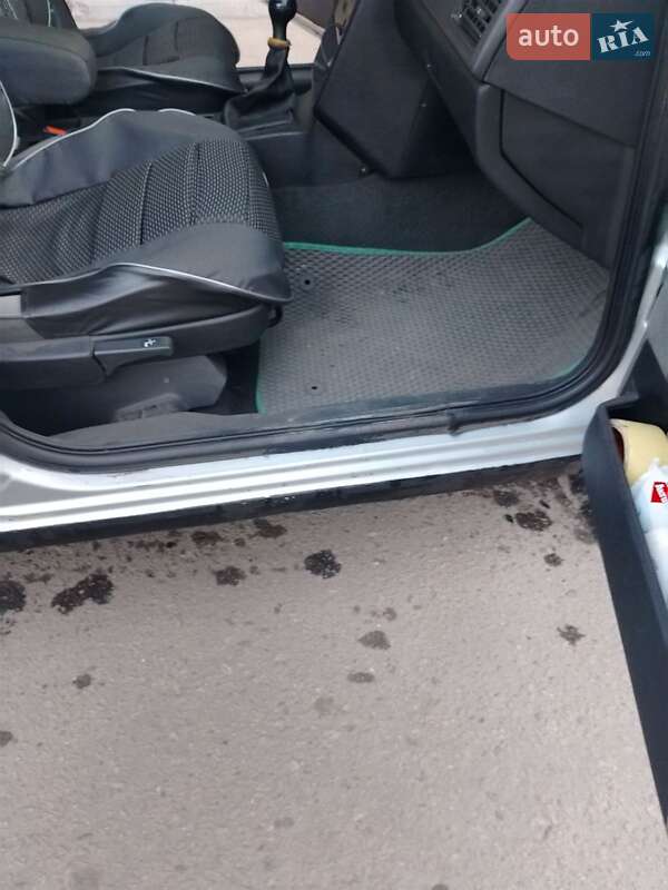 Седан Fiat Tempra 1995 в Изюме