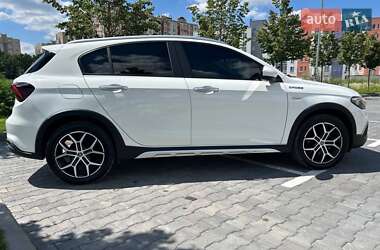 Хэтчбек Fiat Tipo Cross 2022 в 