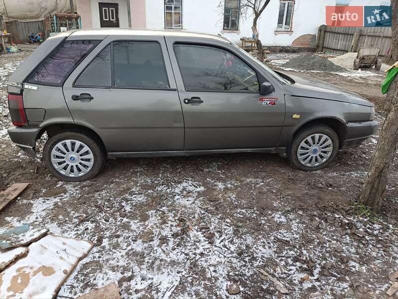 Хэтчбек Fiat Tipo 1989 в Черкассах фото Хэтчбек Fiat Tipo 1989 в Черкассах