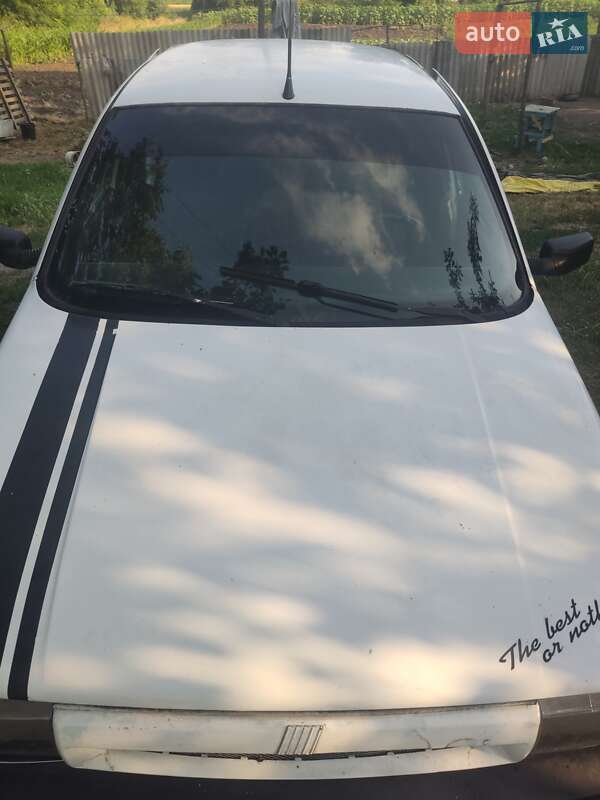 Хэтчбек Fiat Tipo 1989 в 
