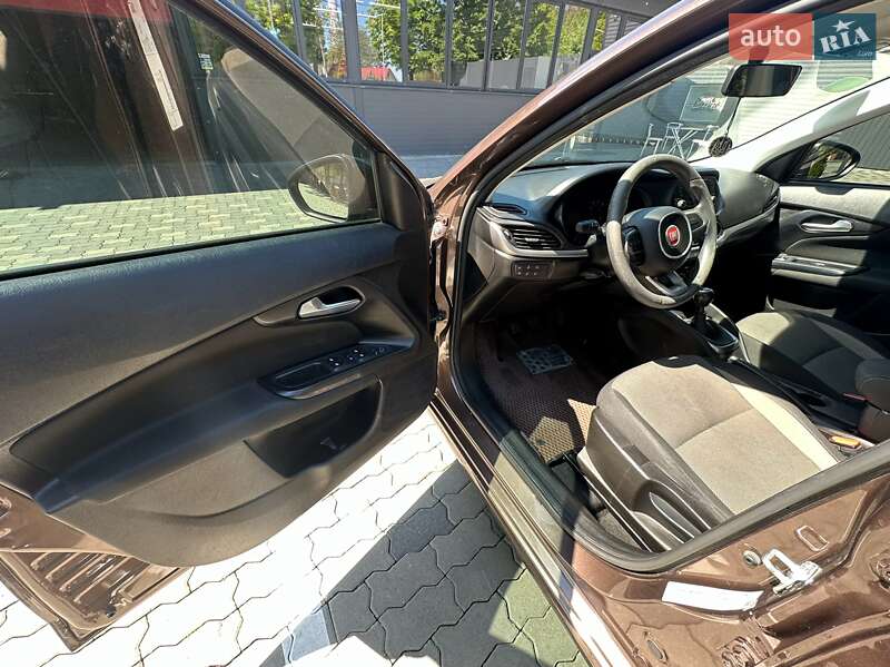 Седан Fiat Tipo 2019 в Ужгороді