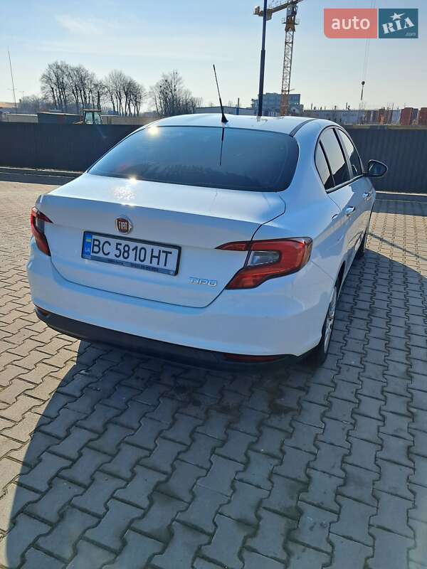 Седан Fiat Tipo 2018 в Львове