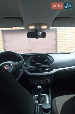 Седан Fiat Tipo 2017 в 
