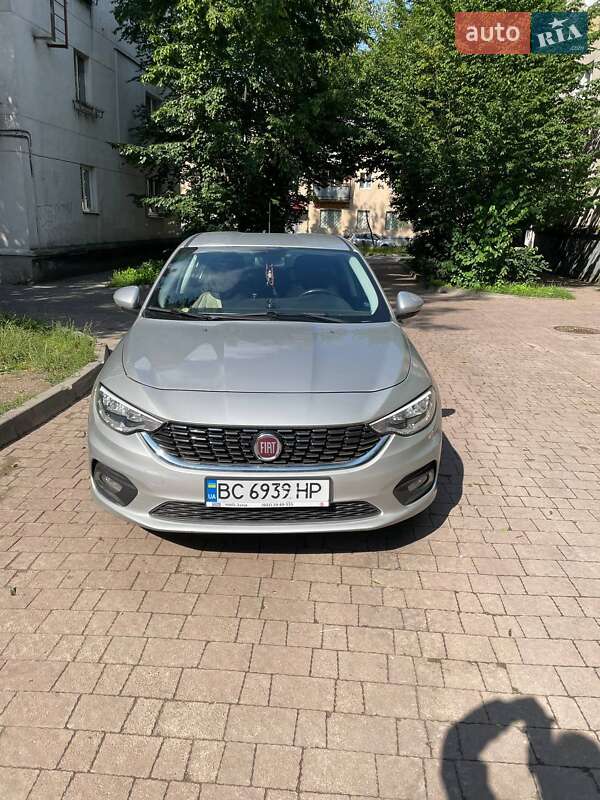 Седан Fiat Tipo 2017 в Львове
